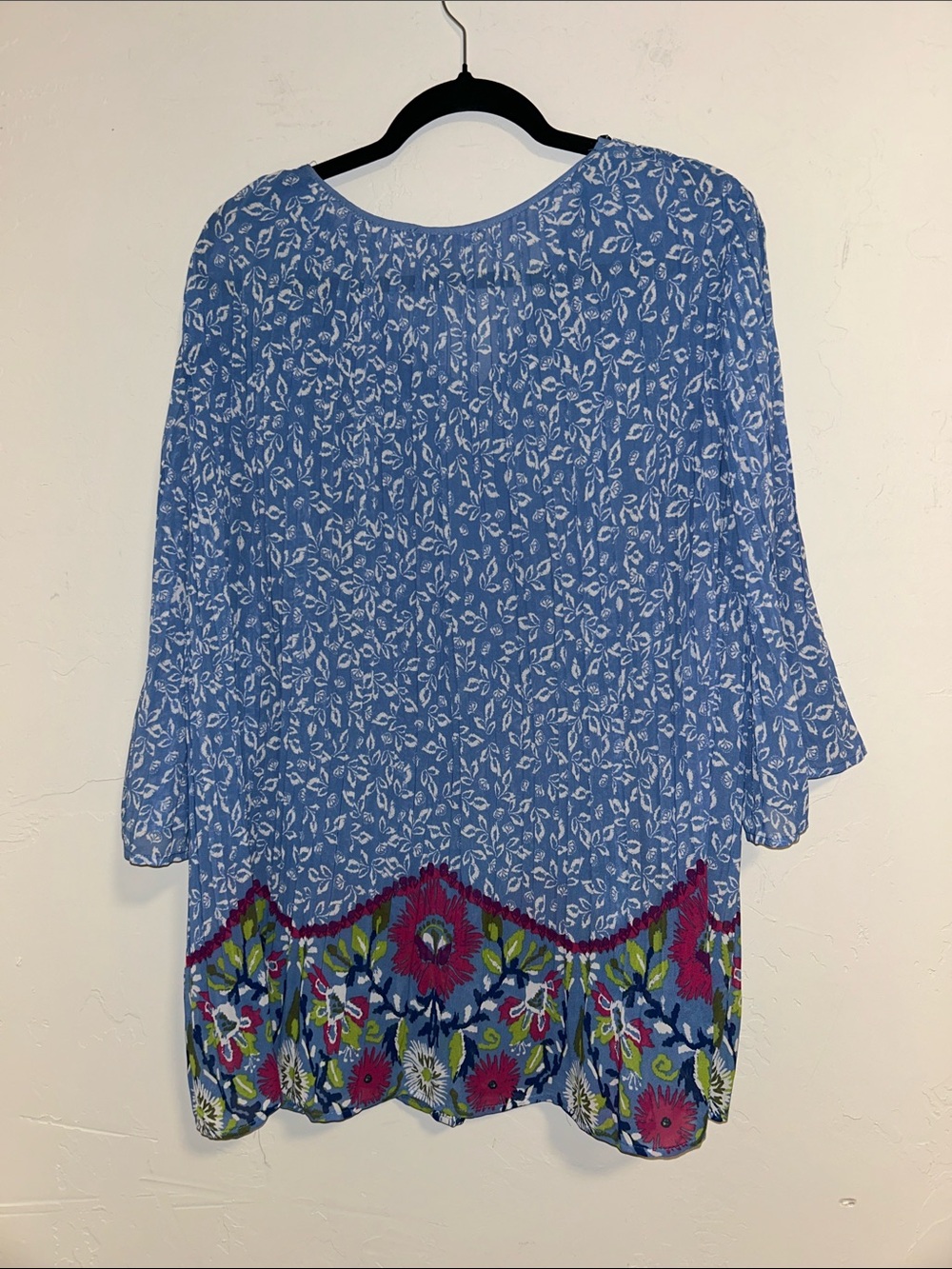 Woman Within 1X 22/24 Accordion Pressed Metal Embellished Flowy Blue Floral Top - Picture 8 of 13
